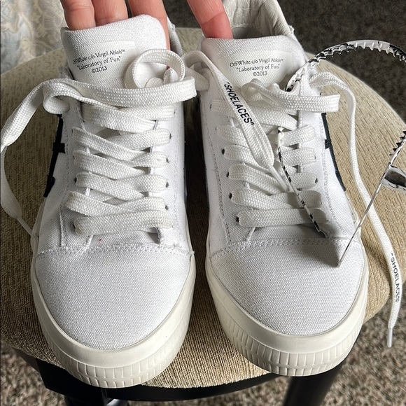 Off-White Wmns Sneaker - Picture 8 of 9